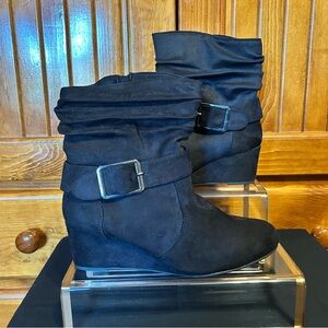 Avon Buckle size 10W women’s ankle bootie